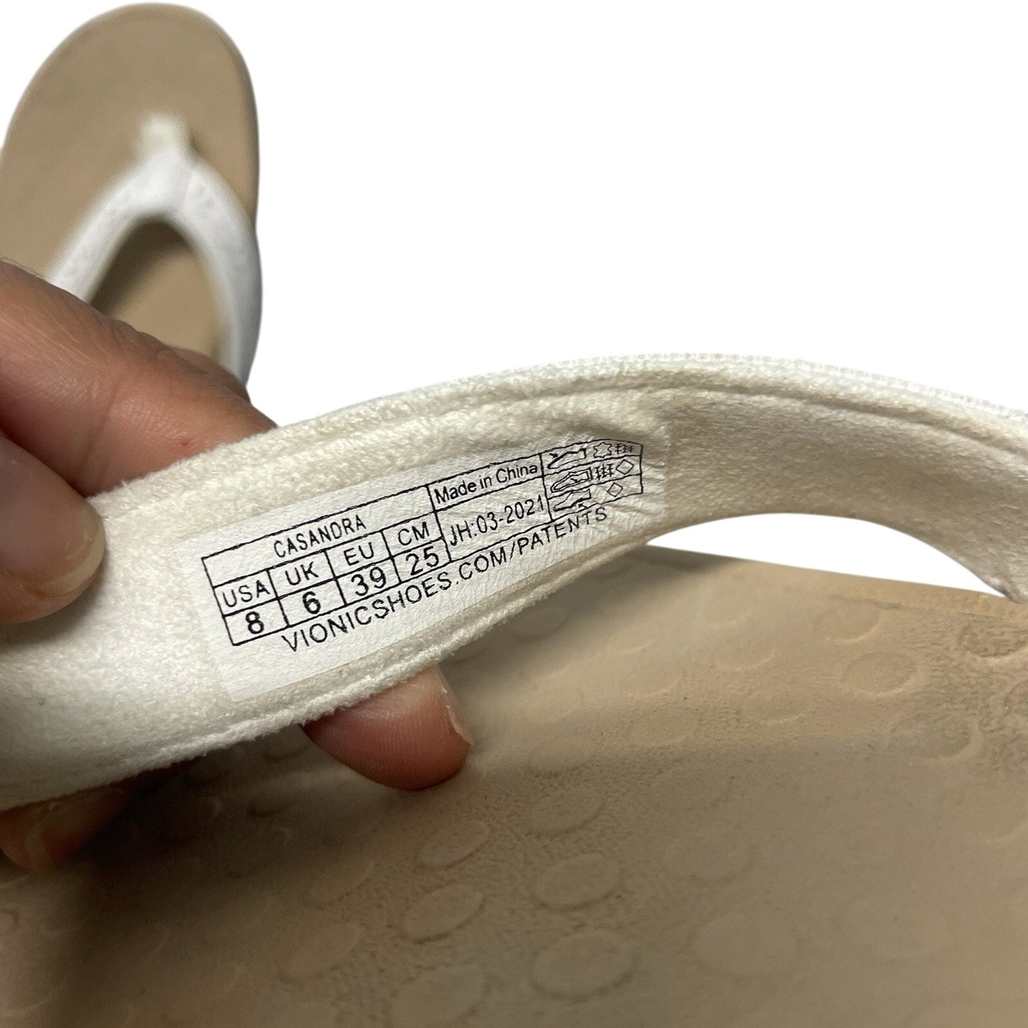 Vionic Tide Perf Womens Size US 8 White Sandals Flip Flop Orthoheel Tech