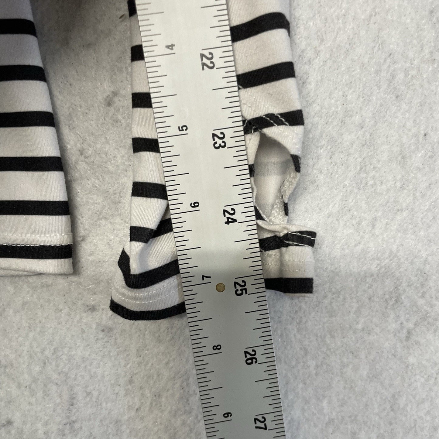 Corbeaux Women's Tempo Turtleneck Base Layer Shirt Small White/Black