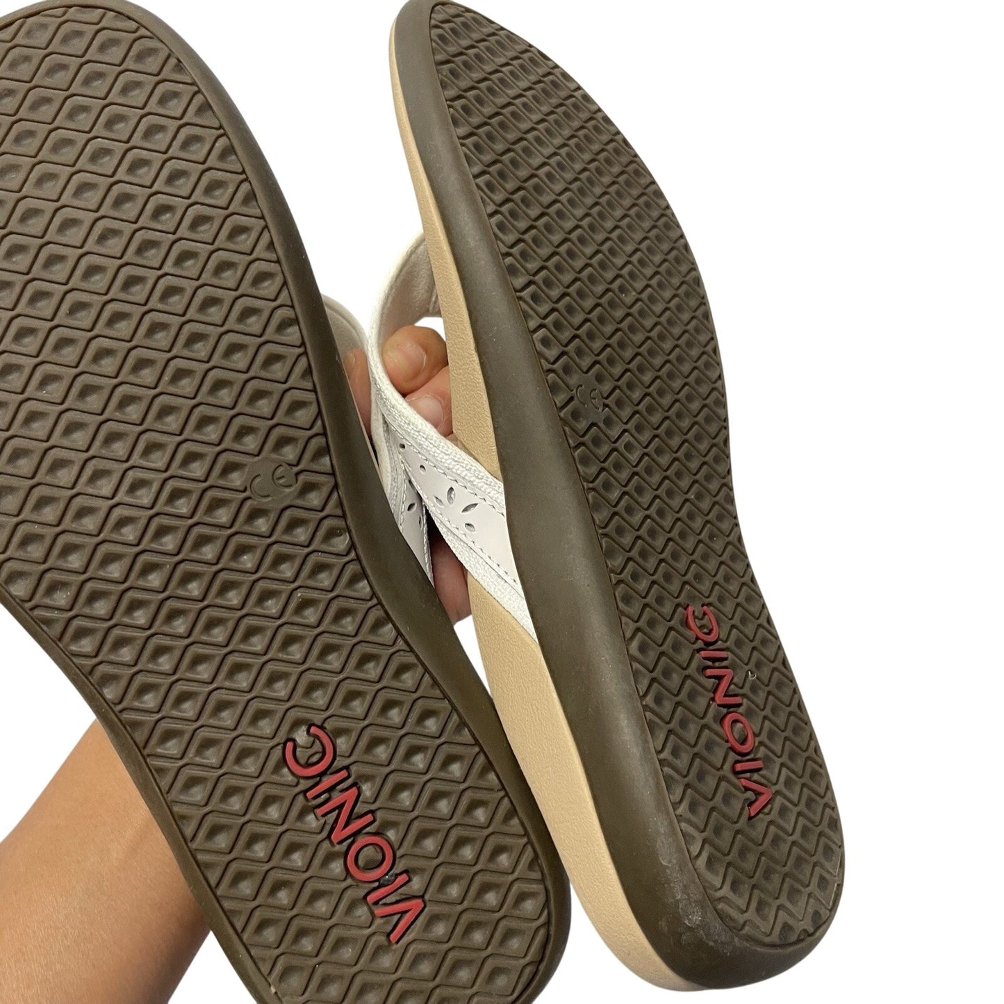 Vionic Tide Perf Womens Size US 8 White Sandals Flip Flop Orthoheel Tech