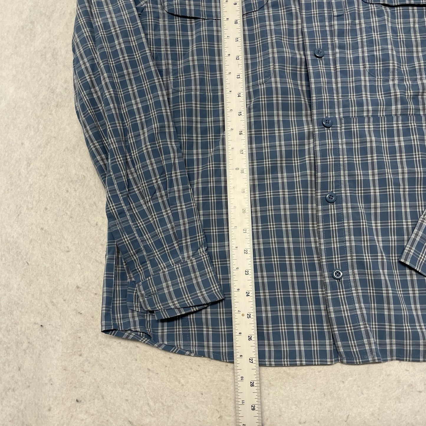 Woolrich Vented Fish Outdoor Shirt Men's M Long Sleeve Button Up Blue Plaid