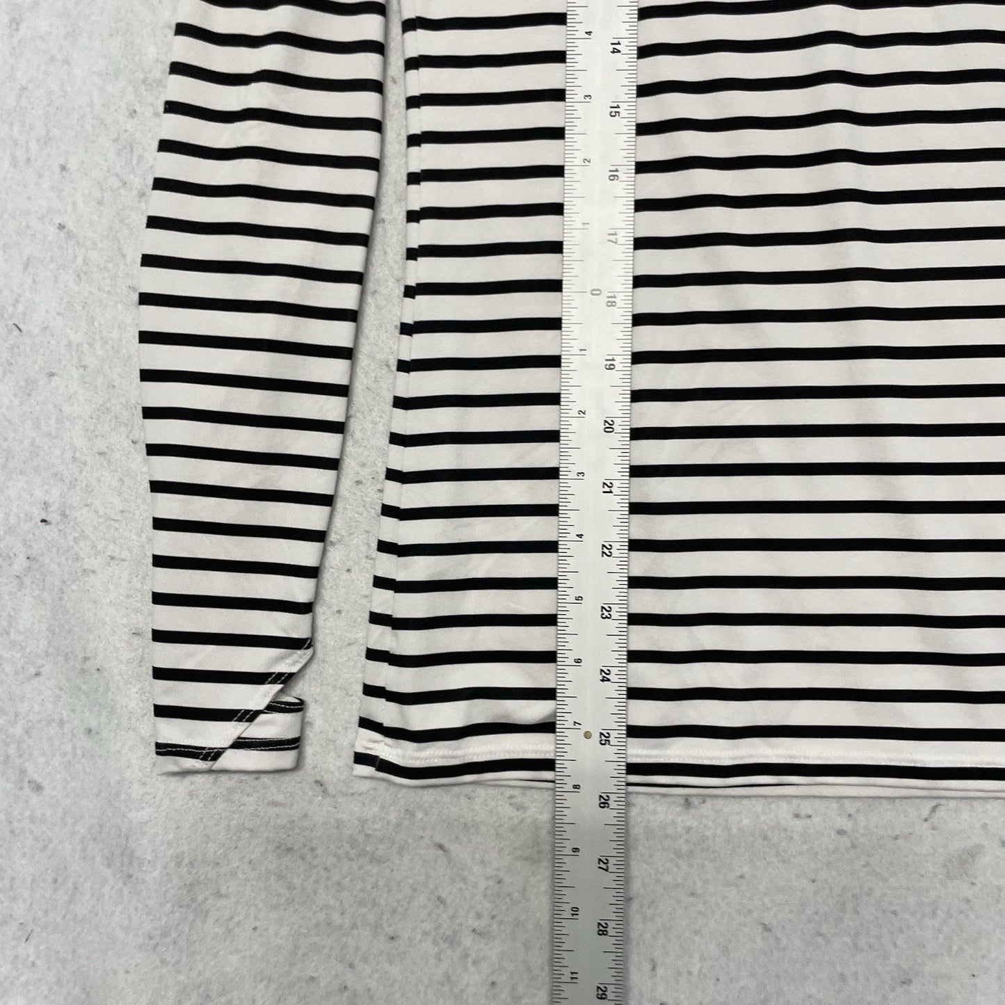 Corbeaux Women's Tempo Turtleneck Base Layer Shirt Small White/Black