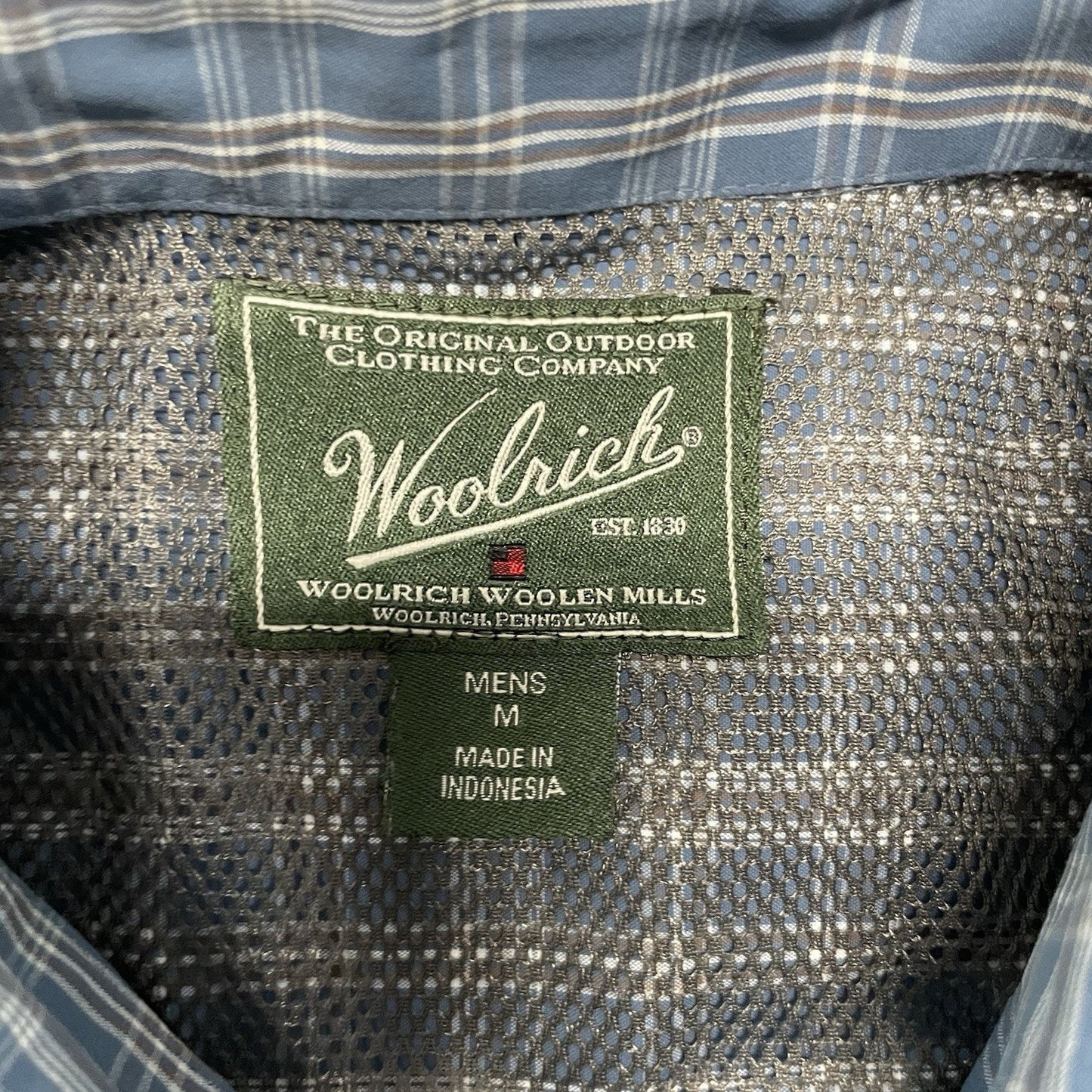 Woolrich Vented Fish Outdoor Shirt Men's M Long Sleeve Button Up Blue Plaid